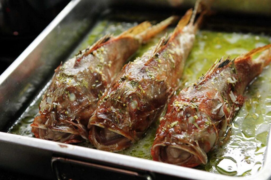 Recette rascasse au four sur lit de fenouil : saveurs méditerranéennes ...